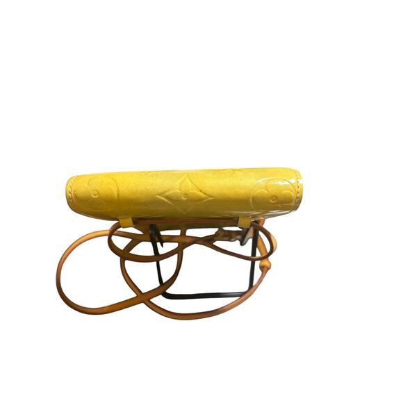 LOUIS VUITTON Monogram Vernis Walker
Wallet Yellow - Picture 8 of 12